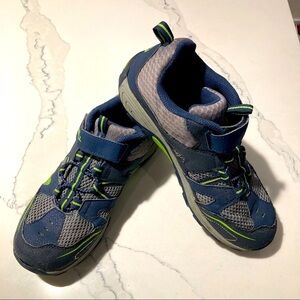 MERRELL  Sz 5.5 Trail Chaser Sneakers